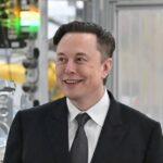 Elon Musk buys Twitter after all. Wait, what?